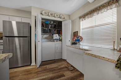 Lovely condo in the heart of Huntington Lakes. South facing unit - photo 8