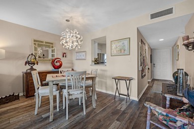 Lovely condo in the heart of Huntington Lakes. South facing unit - photo 10