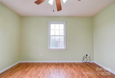 Welcome Home!! Move in ready! Just bring your clothes. Paved