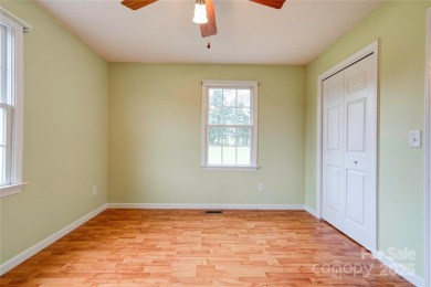 Welcome Home!! Move in ready! Just bring your clothes. Paved