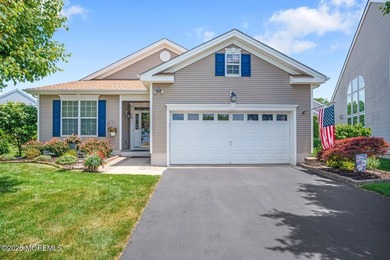 Welcome to easy, low-maintenance, single-level living in this - photo 1