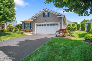 Welcome to easy, low-maintenance, single-level living in this - photo 3