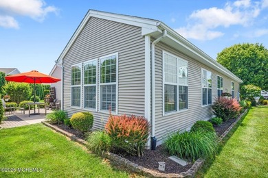 Welcome to easy, low-maintenance, single-level living in this - photo 5