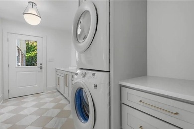 Welcome to this completely renovated five bedroom, four bath - photo 10