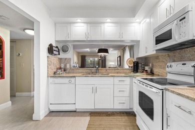 Rent right away. Light and airy ground-floor condo in Boca - photo 4