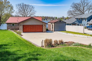 This is your chance to have the lake life you have been wanting! - photo 3