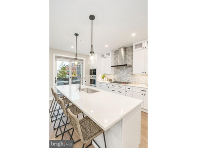 Welcome to this beautiful Interior home at The Enclave at - photo 4