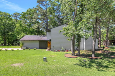 4 bed 2 bath Home on 2 lots in Cape Royale - photo 6
