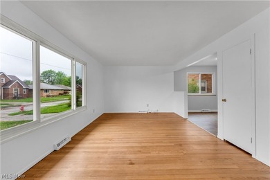 Turnkey up-and-down duplex in Euclid offering immediate cash - photo 3