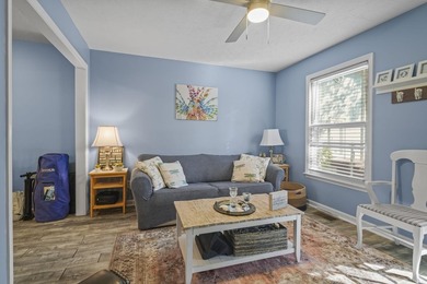 3 BLOCKS TO THE BEACH! Nestled in Wildwood Oaks, this townhouse - photo 6