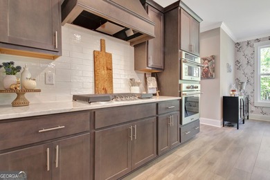 Beautiful Craftsman Home in Sought-After Canoe Club. Why wait - photo 16