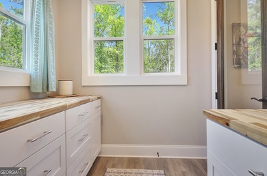 Beautiful Craftsman Home in Sought-After Canoe Club. Why wait - photo 25