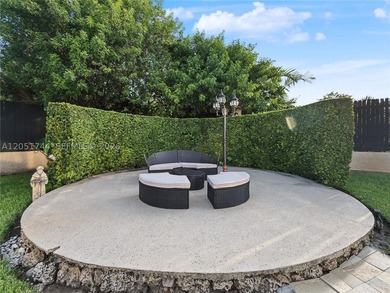 Tucked behind a private, palm-lined entrance in sought-after - photo 43