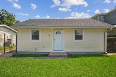 Lake Pontchartrain Home Active Under Contract in New Orleans Louisiana