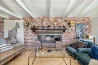 Nestled in the picturesque countryside just minutes from Round - photo 12