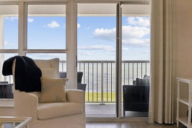 Located on the third floor, overlooking the 9th hole on The - photo 19