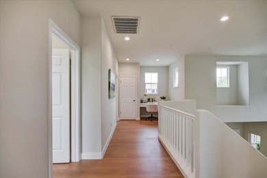 Wonderful bright, upgraded home with high ceilings. Immaculate - photo 22