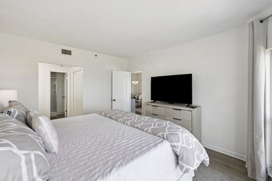 Located on the third floor, overlooking the 9th hole on The - photo 27