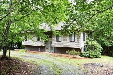 Lake Home For Sale in Fluvanna, Virginia