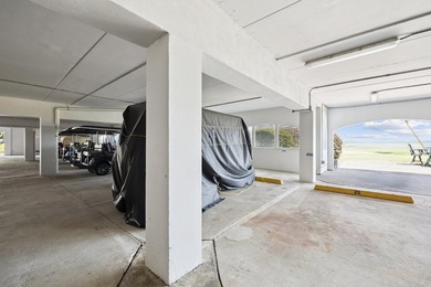 Located on the third floor, overlooking the 9th hole on The - photo 33