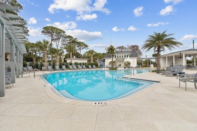 Located on the third floor, overlooking the 9th hole on The - photo 37