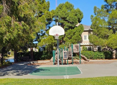 Wonderful bright, upgraded home with high ceilings. Immaculate - photo 38