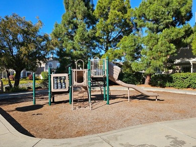 Wonderful bright, upgraded home with high ceilings. Immaculate - photo 39