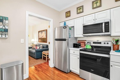 Welcome to this beautifully furnished 3-bedroom, 3-bath - photo 9