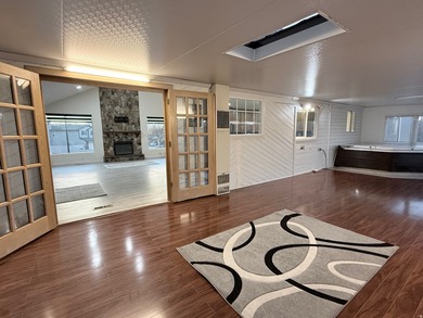 Motivated seller*Well kept Sandy Neighborhood*Cul-de-sac*Vaulted