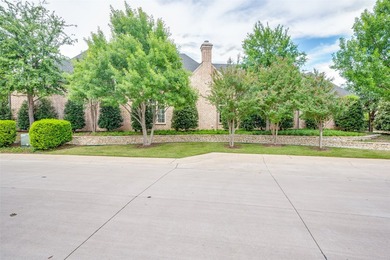 This exceptional home is ideally situated on an interior corner - photo 23