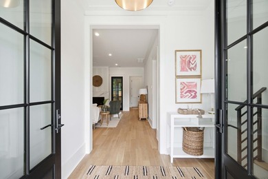 Welcome to 6 Vincent Drive located in the heart of South Mount - photo 5