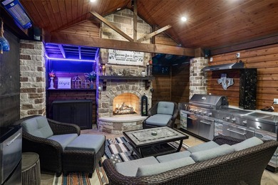 Warning: There isn't enough space to list all of this home's - photo 9