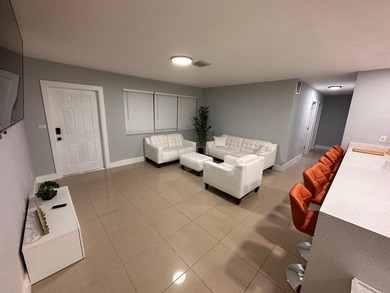 Spacious and fully equipped 4-bedroom, 4-bathroom one-story home - photo 13