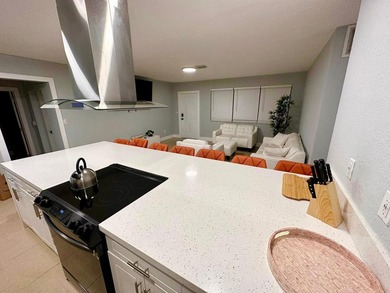 Spacious and fully equipped 4-bedroom, 4-bathroom one-story home - photo 23