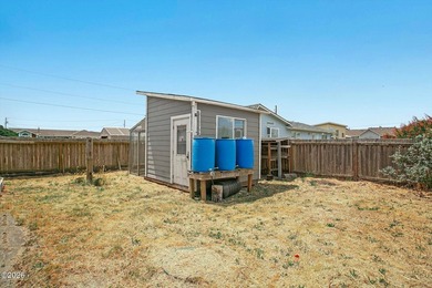 Coastal Living at Its Best in Bayshore! Discover the relaxed - photo 25