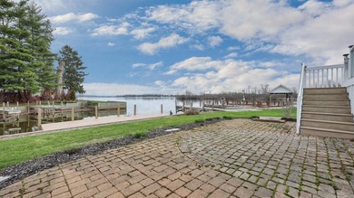 Imagine a charming lake house nestled right on the water's edge - photo 30