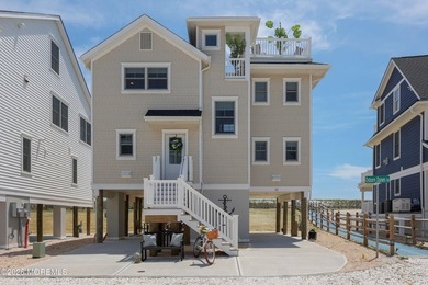 Ocean Front home. Enjoy endless ocean views in this exceptional - photo 1