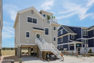 Ocean Front home. Enjoy endless ocean views in this exceptional - photo 2