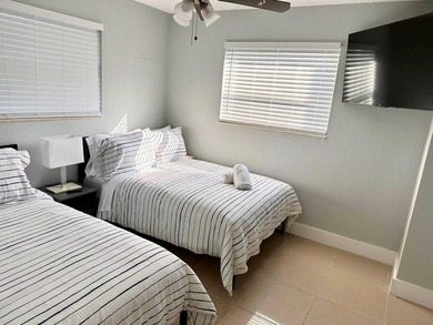 Spacious and fully equipped 4-bedroom, 4-bathroom one-story home - photo 34