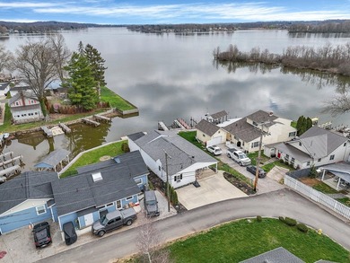 Imagine a charming lake house nestled right on the water's edge - photo 35