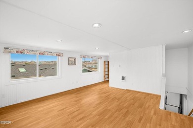 Coastal Living at Its Best in Bayshore! Discover the relaxed - photo 36