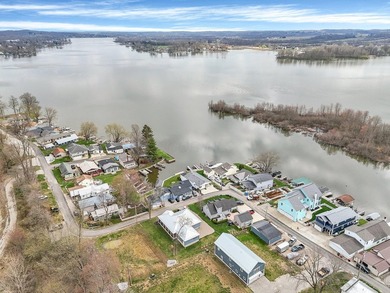 Imagine a charming lake house nestled right on the water's edge - photo 37