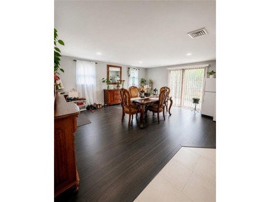 Welcome offers a comfortable layout with plenty of space to - photo 7