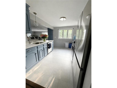 Welcome offers a comfortable layout with plenty of space to - photo 8