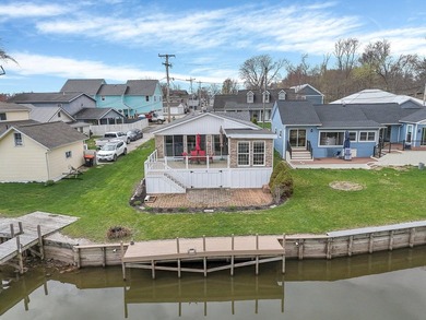 Imagine a charming lake house nestled right on the water's edge - photo 40