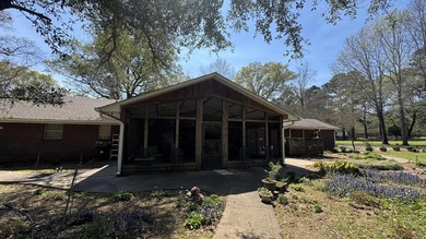 Discover the perfect blend of comfort, space, and country charm - photo 41