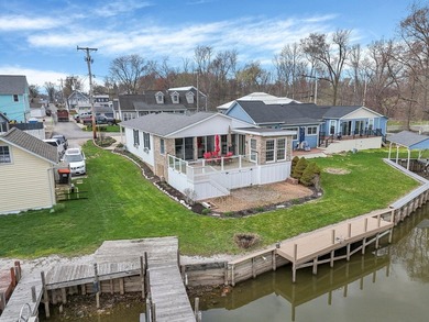 Imagine a charming lake house nestled right on the water's edge - photo 41