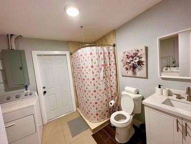 Spacious and fully equipped 4-bedroom, 4-bathroom one-story home - photo 44