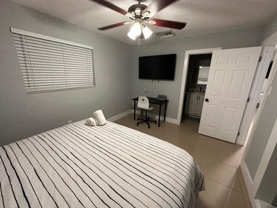 Spacious and fully equipped 4-bedroom, 4-bathroom one-story home - photo 47