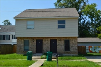 Lake Townhome/Townhouse For Sale in Mandeville, Louisiana